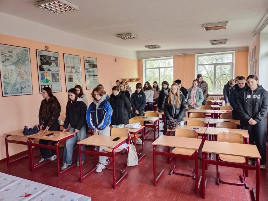 Відкрита виховна година «20 квітня – Міжнародний день вдячності волонтерам»
