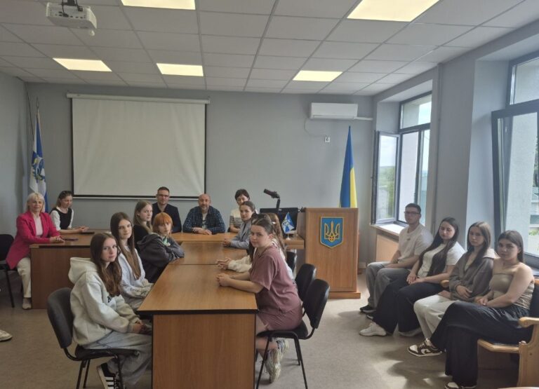 Співпраця заради майбутнього: викладачі та студенти Немішаївського фахового коледжу відвідали провідні фінансові установи!